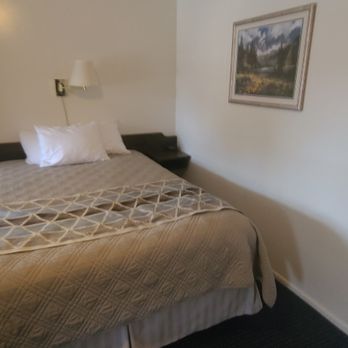 Rawhide Motel - Room 117 - 1 queen/1 full, 2 bedroom suite - Hotels Near Me - Lusk, Wyoming Rawhide Motel - Room 117 - 1 queen/1 full, 2 bedroom suite - Hotels Near Me - Lusk, Wyoming