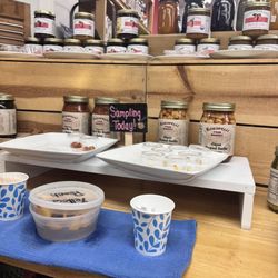 Kokopelli Farms - Sampling table