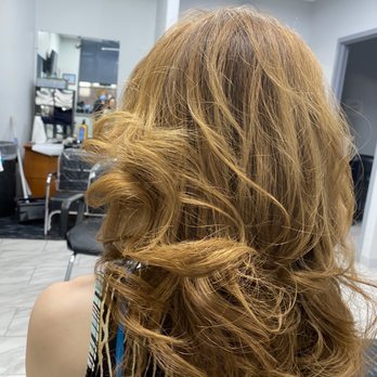 Bertha's Hairstyling - Hair Stylists Near Me - Chicago, Illinois Bertha's Hairstyling - Hair Stylists Near Me - Chicago, Illinois