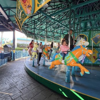 Sesame Street - Carousel - Amusement Parks Near Me - Orlando, Florida