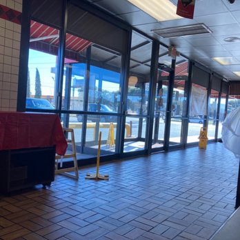 Waffle House - the interior of a waffle house - Diners Near Me - Bossier City, Louisiana Waffle House - the interior of a waffle house - Diners Near Me - Bossier City, Louisiana