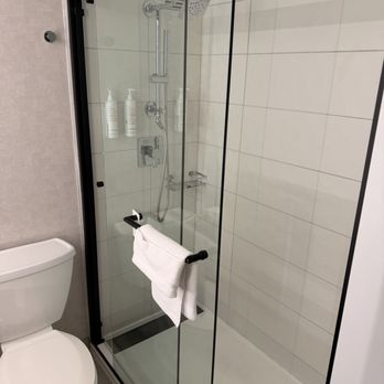 Santa Clara Marriott - Guest Bathroom - Hotels Near Me - Santa Clara, California Santa Clara Marriott - Guest Bathroom - Hotels Near Me - Santa Clara, California