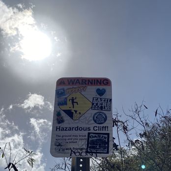 Maili Pillboxes - warning sign - Hiking Near Me - Waianae, Hawaii Maili Pillboxes - warning sign - Hiking Near Me - Waianae, Hawaii