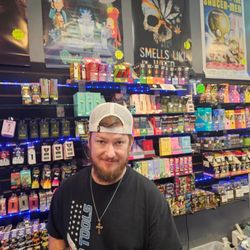 Planet X Smoke & Vape Oakwood - Garrett new associate
