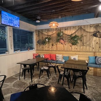 Clam House - Outside - Seafood Near Me - Palmetto, Florida