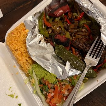 Taquerias Arandas - Parrillada Para 2 Combination Beef and Chicken - Mexican Near Me - Houston, Texas Taquerias Arandas - Parrillada Para 2 Combination Beef and Chicken - Mexican Near Me - Houston, Texas