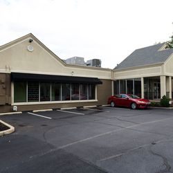 The Quilter's Studio and QSL Workshop - Our Quilt Shop - We have plenty of parking!