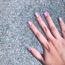 Gel manicure with 709 - Georgia Peach and a marble nail (amethyst purple and berry pink tints) Gel manicure with 709 - Georgia Peach and a marble nail (amethyst purple and berry pink tints)
