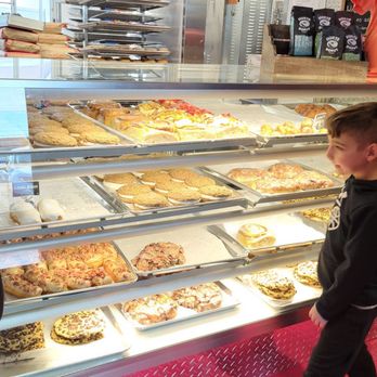 Hurts Donut - All the GIANTS! - Donuts Near Me - Cincinnati, Ohio