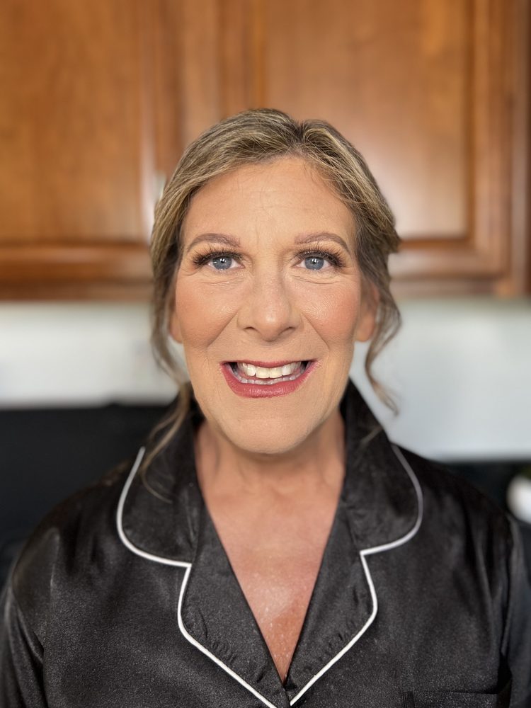 Makeup by Christine Tarr Logo