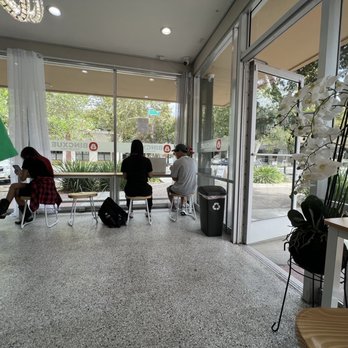 Bingxue - Interior - Ice Cream & Frozen Yogurt Near Me - Davis, California Bingxue - Interior - Ice Cream & Frozen Yogurt Near Me - Davis, California