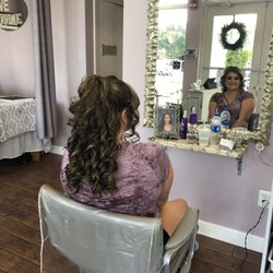 Eve Jolie Salon