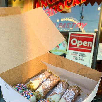Angelo Brocato - mini cannolis, fig cookies - Coffee & Tea Near Me - New Orleans, Louisiana