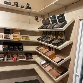Low Side Cigar Lounge - Cigar Bars Near Me - Pahrump, Nevada Low Side Cigar Lounge - Cigar Bars Near Me - Pahrump, Nevada