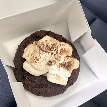 Midnight Cookies and Cream - Smores - Desserts Near Me - Miami, Florida Midnight Cookies and Cream - Smores - Desserts Near Me - Miami, Florida