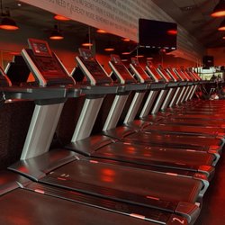 Orangetheory Fitness - Flex deck treadmills