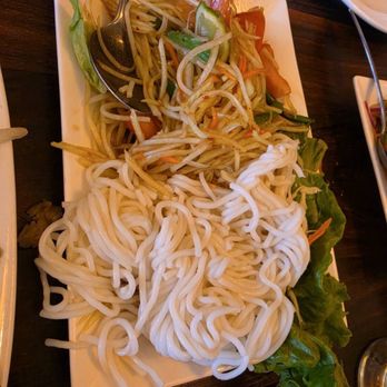 Aroy Thai Bistro - Laos-style papaya salad - Thai Near Me - Hercules, California