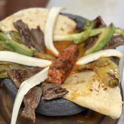 Mi Lindo Michoacan - Molcajete de Asada