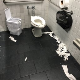 Horrible bathrooms Horrible bathrooms