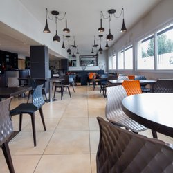 Hôtel Kyriad Belfort Centre Gare - Salle des Petits- déjeuners/ Breakfast room
