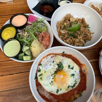 TownHall - Wild Poke, Grass-Fed Bolognese, Bangkok Bazaar - New American Near Me - Columbus, Ohio