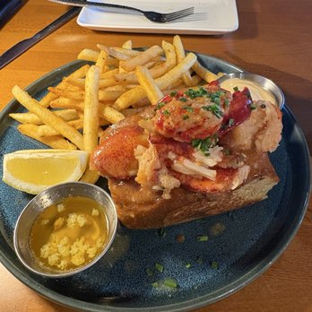 Hook & Anchor - Lobster rolls - Seafood Near Me - Dana Point, California