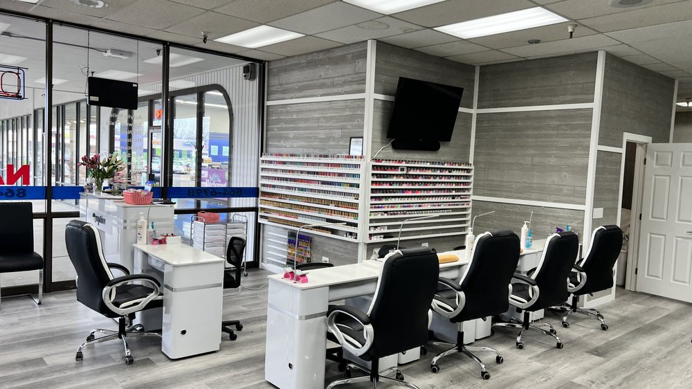 PRO NAILS Updated September 2024 116 Photos & 31 Reviews 3819 S