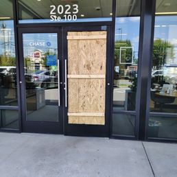 Exterior outside entrance of Chase Bank - Entry as of August 18 .2025 - Charlotte, North Carolina Exterior outside entrance of Chase Bank - Entry as of August 18 .2025 - Charlotte, North Carolina