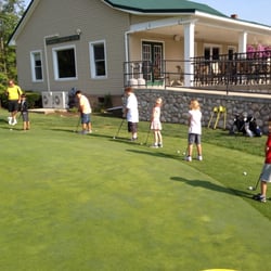 Elkdale Country Club - Clubhouse and putting green