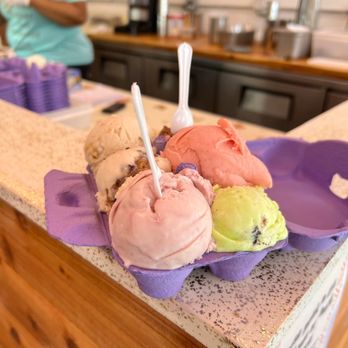 Ruby Scoops - A flight - Ice Cream & Frozen Yogurt Near Me - Richmond, Virginia