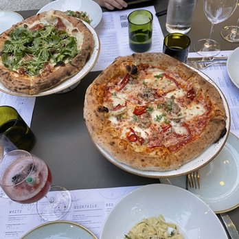 Sixty Vines - spicy sausage pizza, fig and prosciutto pizza, alfredo - New American Near Me - Dallas, Texas Sixty Vines - spicy sausage pizza, fig and prosciutto pizza, alfredo - New American Near Me - Dallas, Texas