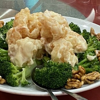 Wing Hing Seafood Restaurant - Seafood Near Me - Brooklyn, New York