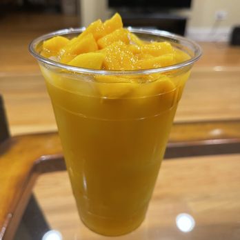 Corner Banh Mi - Mango fruit tea - Bubble Tea Near Me - Winnetka, Illinois
