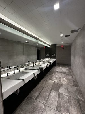 Equinox Anthem Row by null