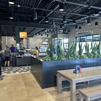 Iron Exchange - Dining room - Brewpubs Near Me - Maple Plain, Minnesota