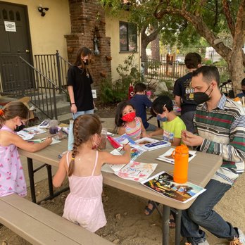 Valley Art Workshop - Miles teaching an art class at TCCC - Art Schools Near Me - Woodland Hills, California Valley Art Workshop - Miles teaching an art class at TCCC - Art Schools Near Me - Woodland Hills, California
