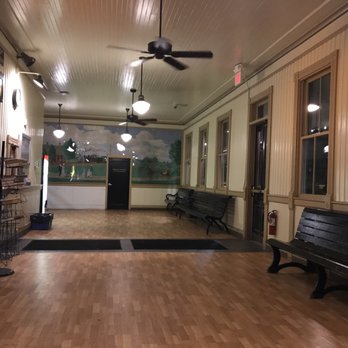 Fairfield Metro North - Covered, heated area. Great for waiting for train or waiting for pick-up. - Train Stations Near Me - Fairfield, Connecticut