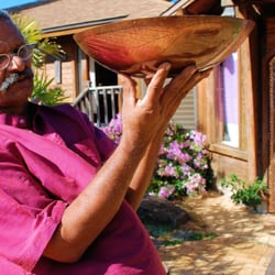 Mouna Farm Arts and Cultural Village - Sooriya with Copper Bowl