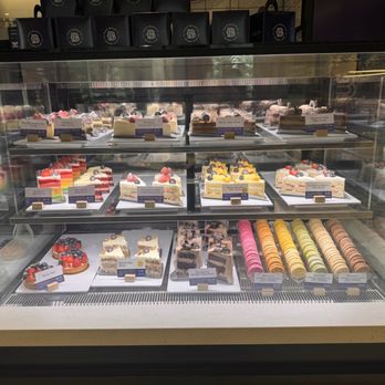 Paris Baguette - Cake slices - Bakeries Near Me - Fredericksburg, Virginia Paris Baguette - Cake slices - Bakeries Near Me - Fredericksburg, Virginia