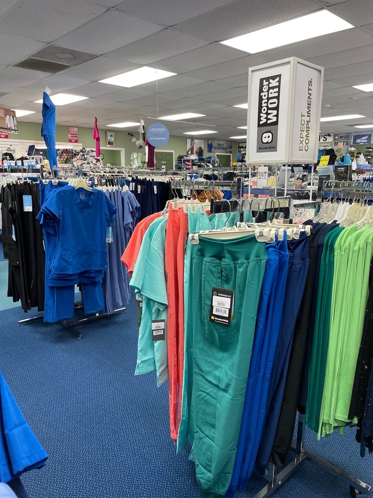 SCRUBS N DUDS Updated October 2024 20 Photos & 26 Reviews 9300