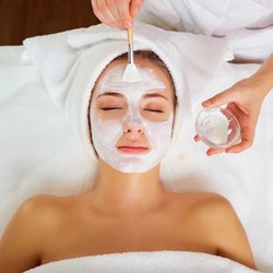Blink & Brows - Customized Facial
