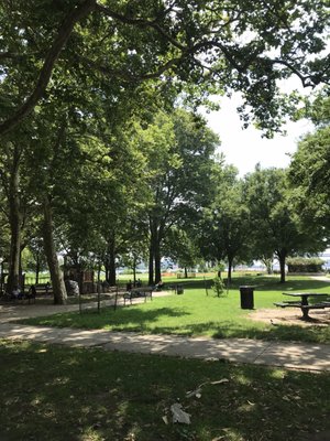 Penn Treaty Park by null