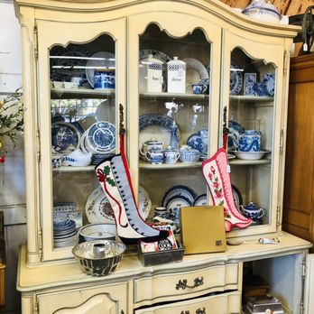 Montebello Road - Antiques Near Me - Campbell, California