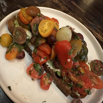 The Misfit Restaurant + Bar - Avocado toast - Bars Near Me - Santa Monica, California The Misfit Restaurant + Bar - Avocado toast - Bars Near Me - Santa Monica, California