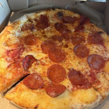 Flippers Pizza - My Pie Pepperoni Napoli Pizza - Pizza Near Me - Orlando, Florida Flippers Pizza - My Pie Pepperoni Napoli Pizza - Pizza Near Me - Orlando, Florida