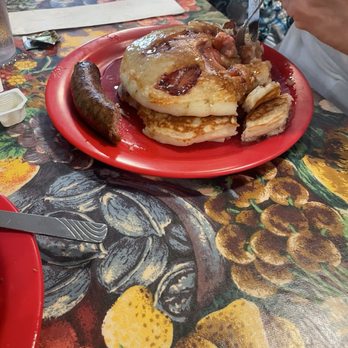 Yana's Ye Olde Restaurant - Strawberry pancakes with sausage - American Near Me - Swansboro, North Carolina Yana's Ye Olde Restaurant - Strawberry pancakes with sausage - American Near Me - Swansboro, North Carolina