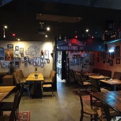 Bidges & Sons Bar - Lounge - Café
