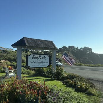 Sea Rock Inn - Bed & Breakfast Near Me - Mendocino, California