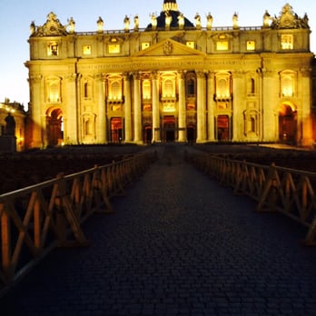 Piazza San Pietro - Right in front of The Vatican - Landmarks & Historical Buildings Near Me - Rome, RM Piazza San Pietro - Right in front of The Vatican - Landmarks & Historical Buildings Near Me - Rome, RM