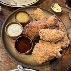 Stanley Supper Club - Fried chicken and dipping sauces